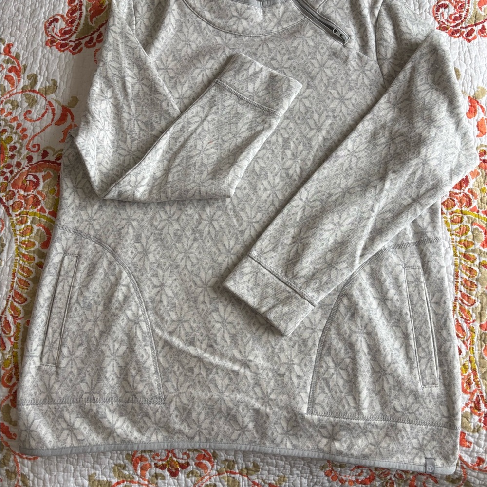 NWT  T by Talbots Gray Snowflake Mockneck Sweatshirt with Collar Zip